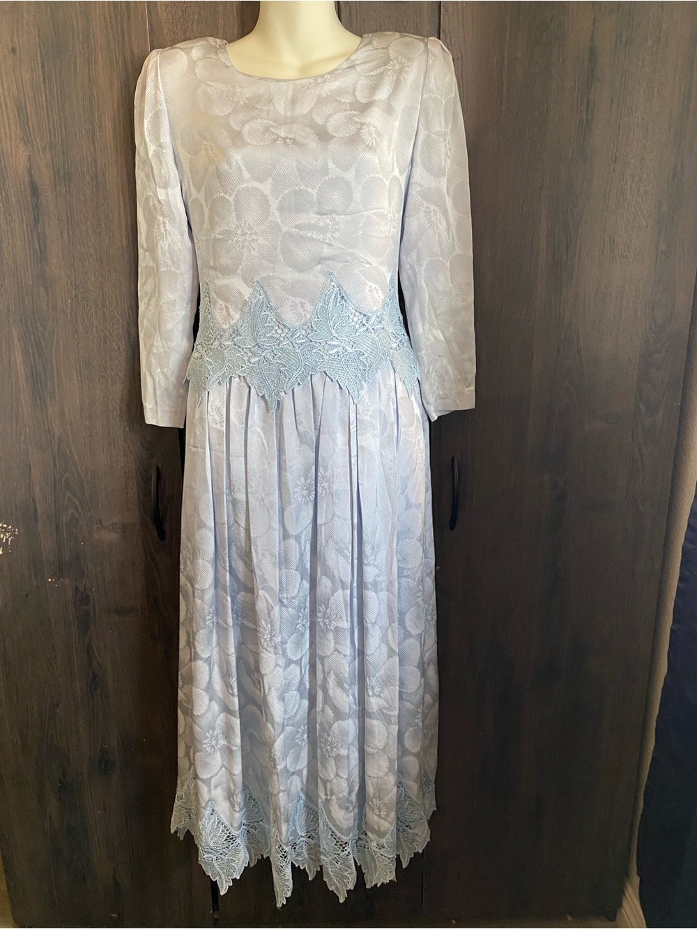 William Pearson vintage Light Blue Lace-Accent Long Sleeve Midi Dress